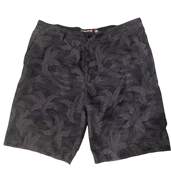 Men’s Quicksilver Shorts - Picture 1 of 4